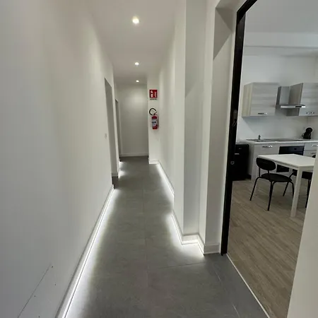 Maison 32 - Luxury Con Jacuzzi E Cucina - Station Appartement Bari
