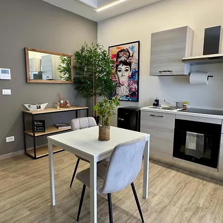 Maison 32 - Luxury Con Jacuzzi E Cucina - Station Appartement Bari